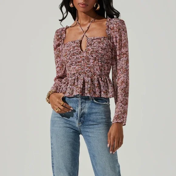 NWT! ASTR the Label Toni Tie Neck Peplum Top - Picture 5 of 12